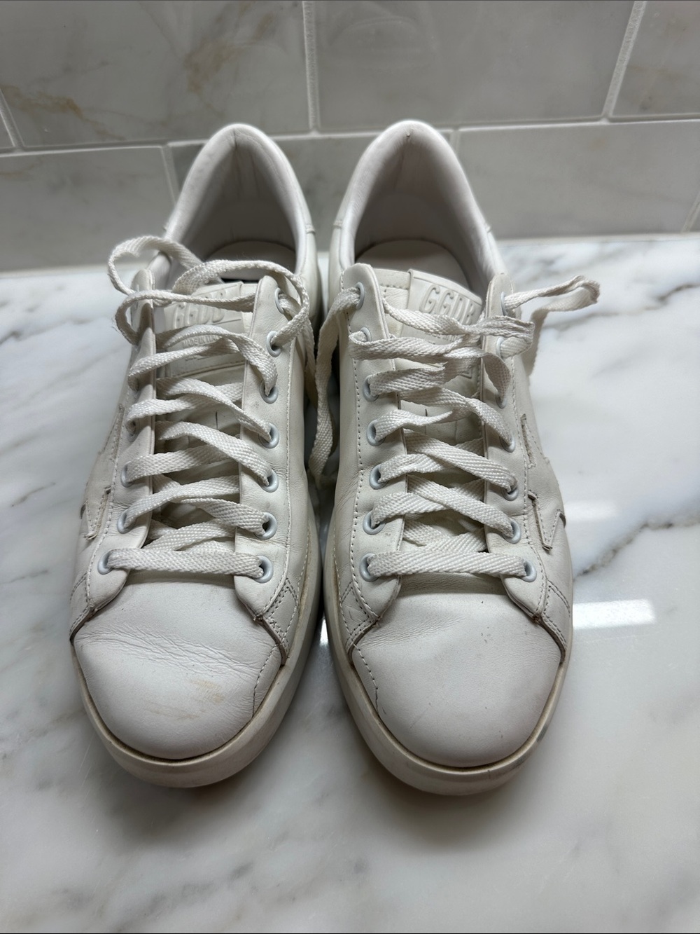 Golden Goose White Leather Low-Top Sneakers with Subtle Distressing